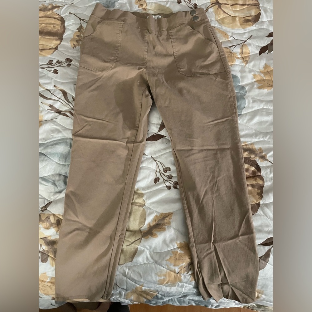 Beige stretchy pants